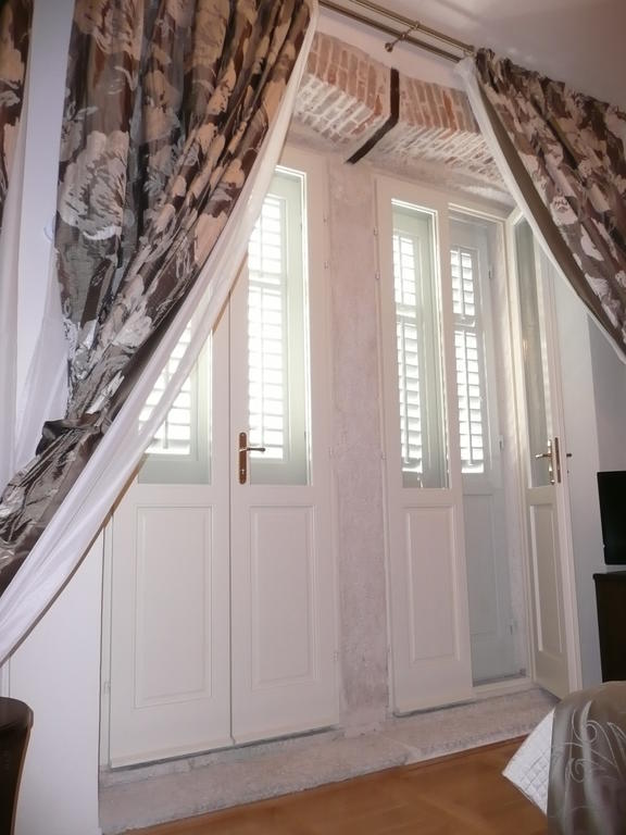 Palace Augubio Split Room photo