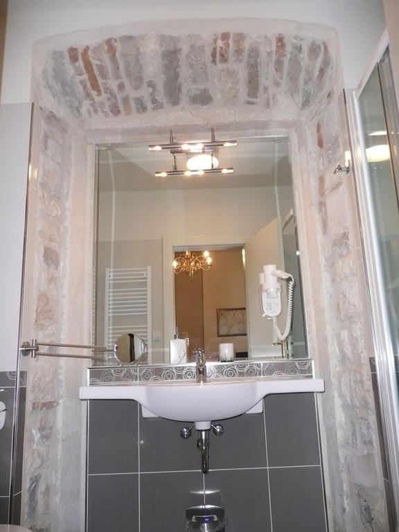 Palace Augubio Split Room photo