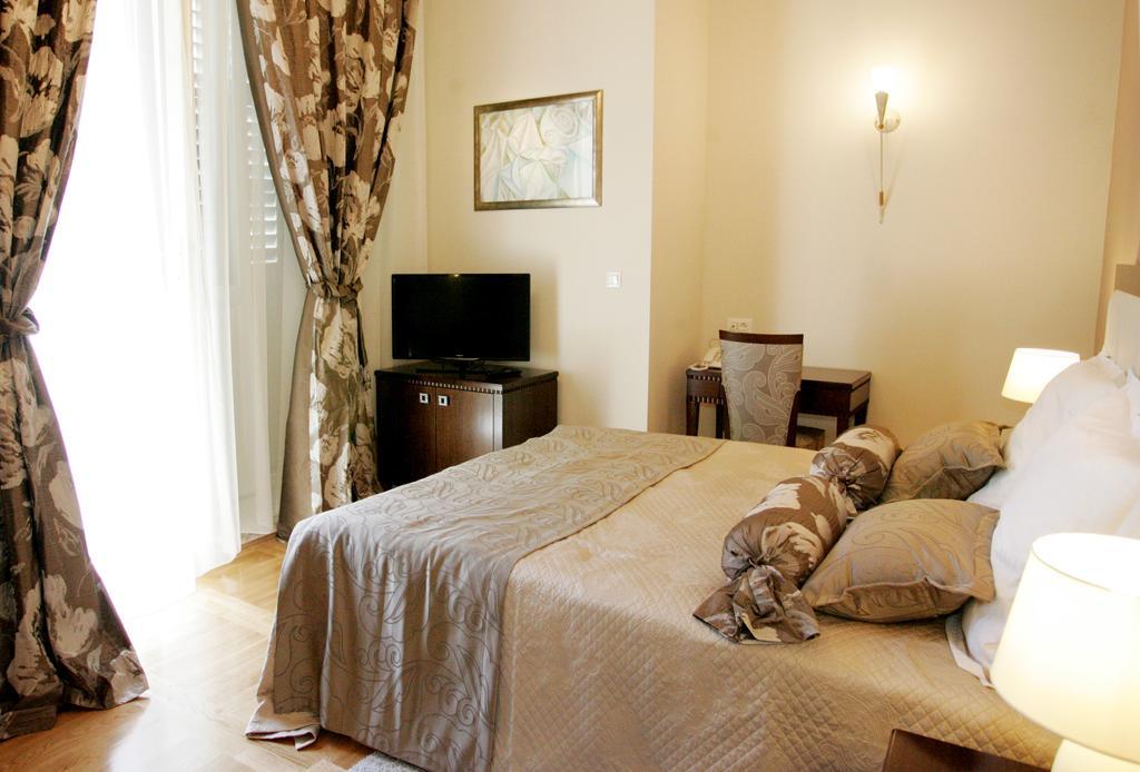 Palace Augubio Split Room photo