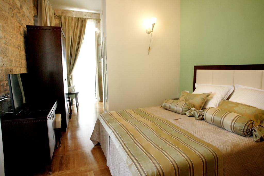 Palace Augubio Split Room photo