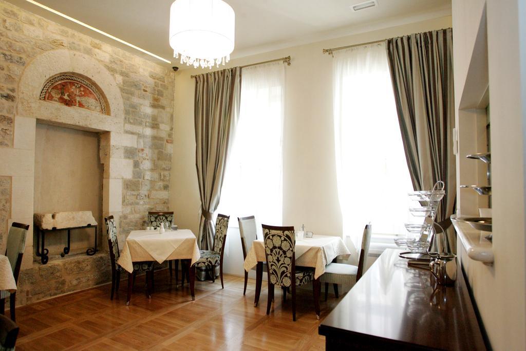 Palace Augubio Split Exterior photo